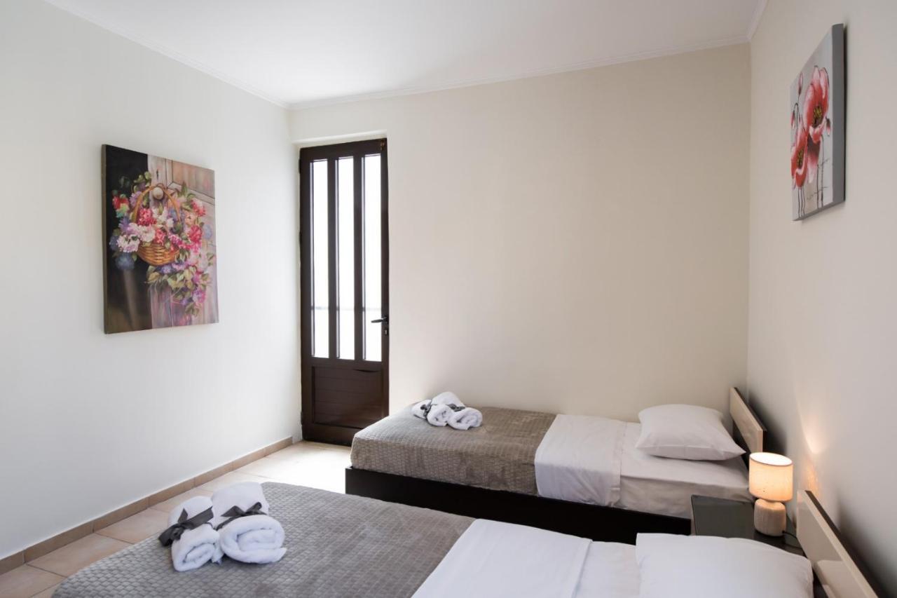 Willa Irinis House Komílion Zewnętrze zdjęcie